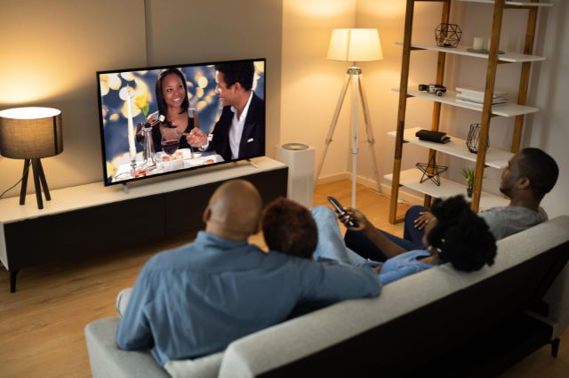 IPTV: benefícios, usos práticos e quando faz sentido adotar no dia a dia